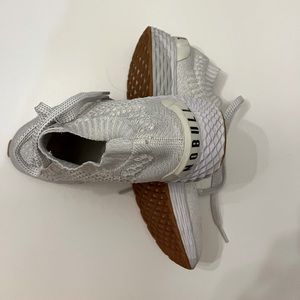 No Bull White Knit Trainers Size M 9